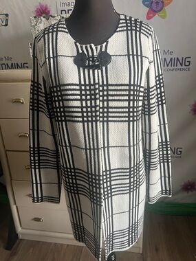 Black and White Plaid Long Sleeve Shift Dress with Decorative Front Clasp